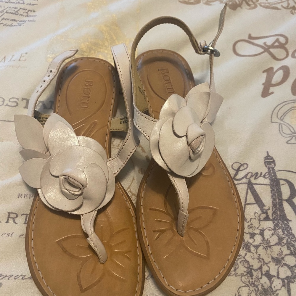 Ladies sandals